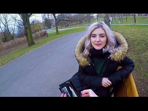 ❤️ برای پول، تقدیر از یک غریبه را قورت می دهد - کار بامزه در پارک اثر Eva Elfie ❤️❌ پورنو در ما